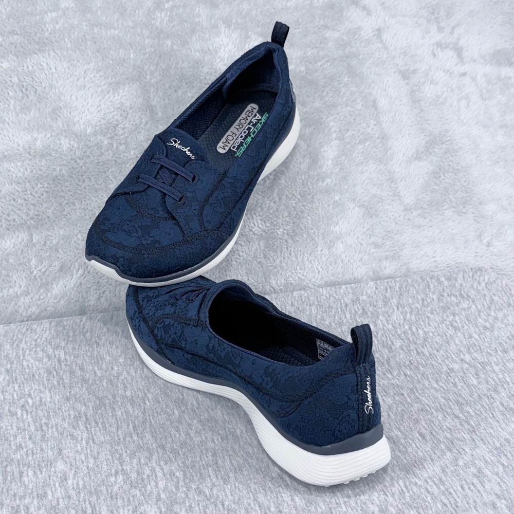 Skechers Microburst 2.0 Sneaker Women 8.5 Navy Blue Floral Lace Slip On Shoes